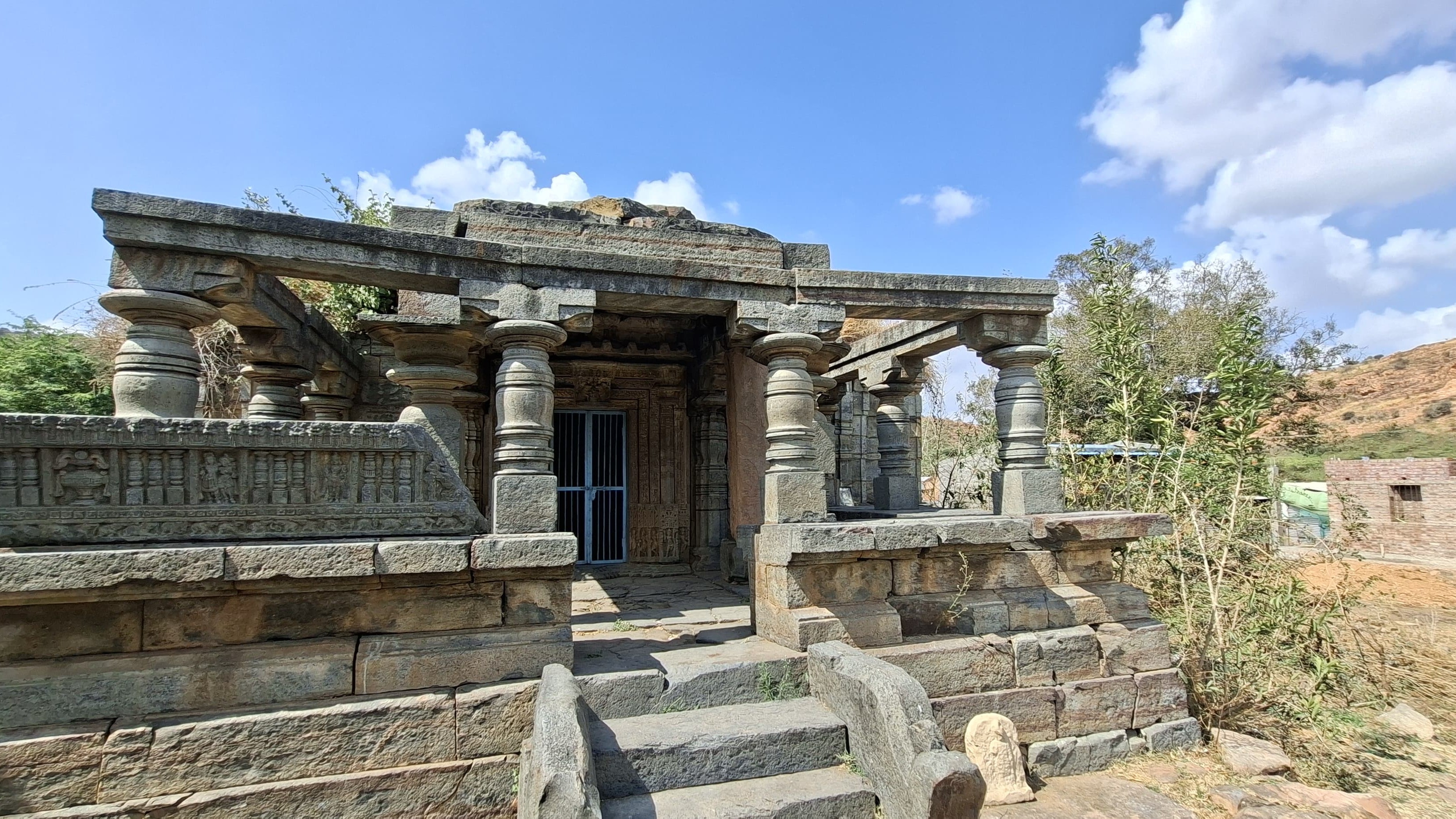 Belagavi: Chalukya temples in Hooli village face extinction