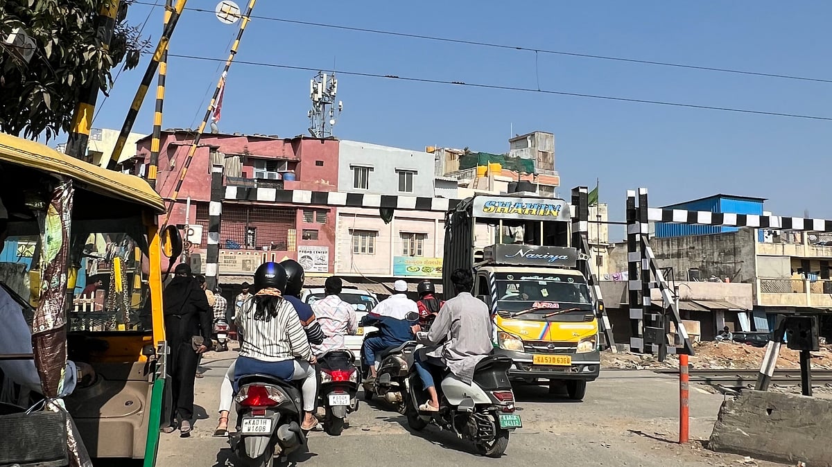 Bengaluru Railway Crossings Exposed: Critical Safety Lapses Endanger Public