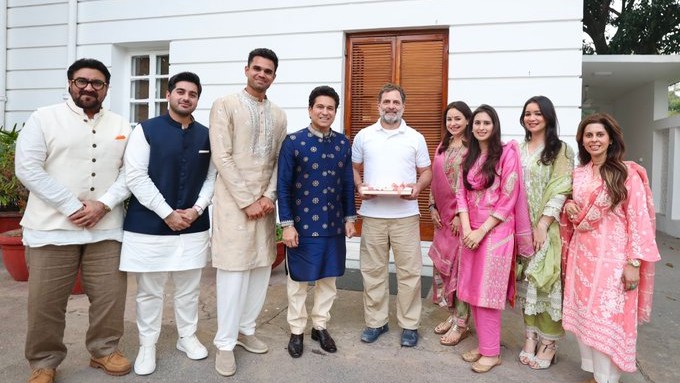 Sachin Tendulkar meets Rahul Gandhi, extends invite for son Arjun’s wedding