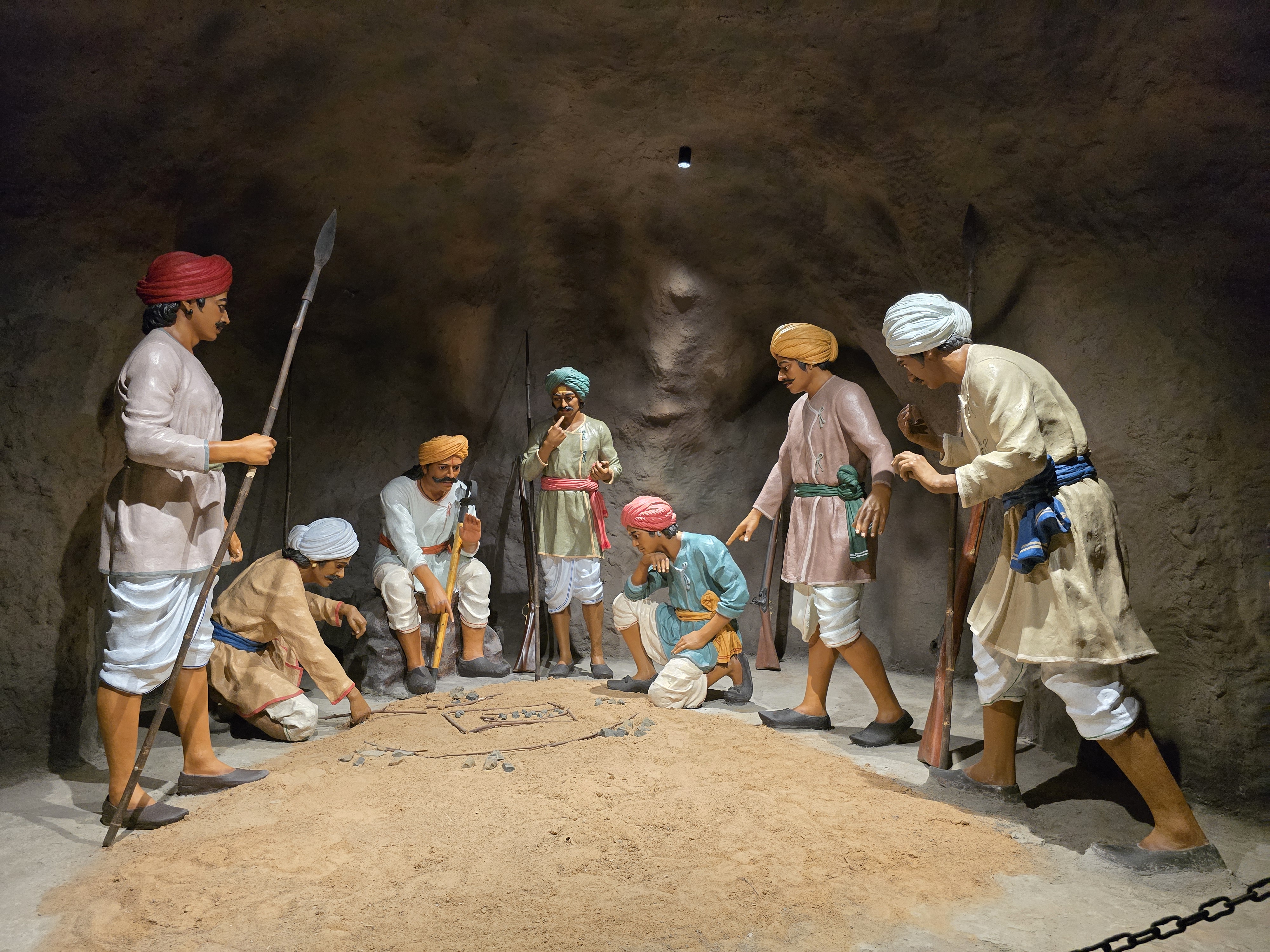 An installation showing Rayanna and his associates engaged in preparing war strategies. DH Photo/Eknath Agasimani