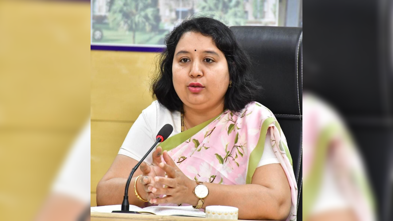 Work together to develop district, enhance its prestige: New Deputy Commissioner of Dharwad tells officials