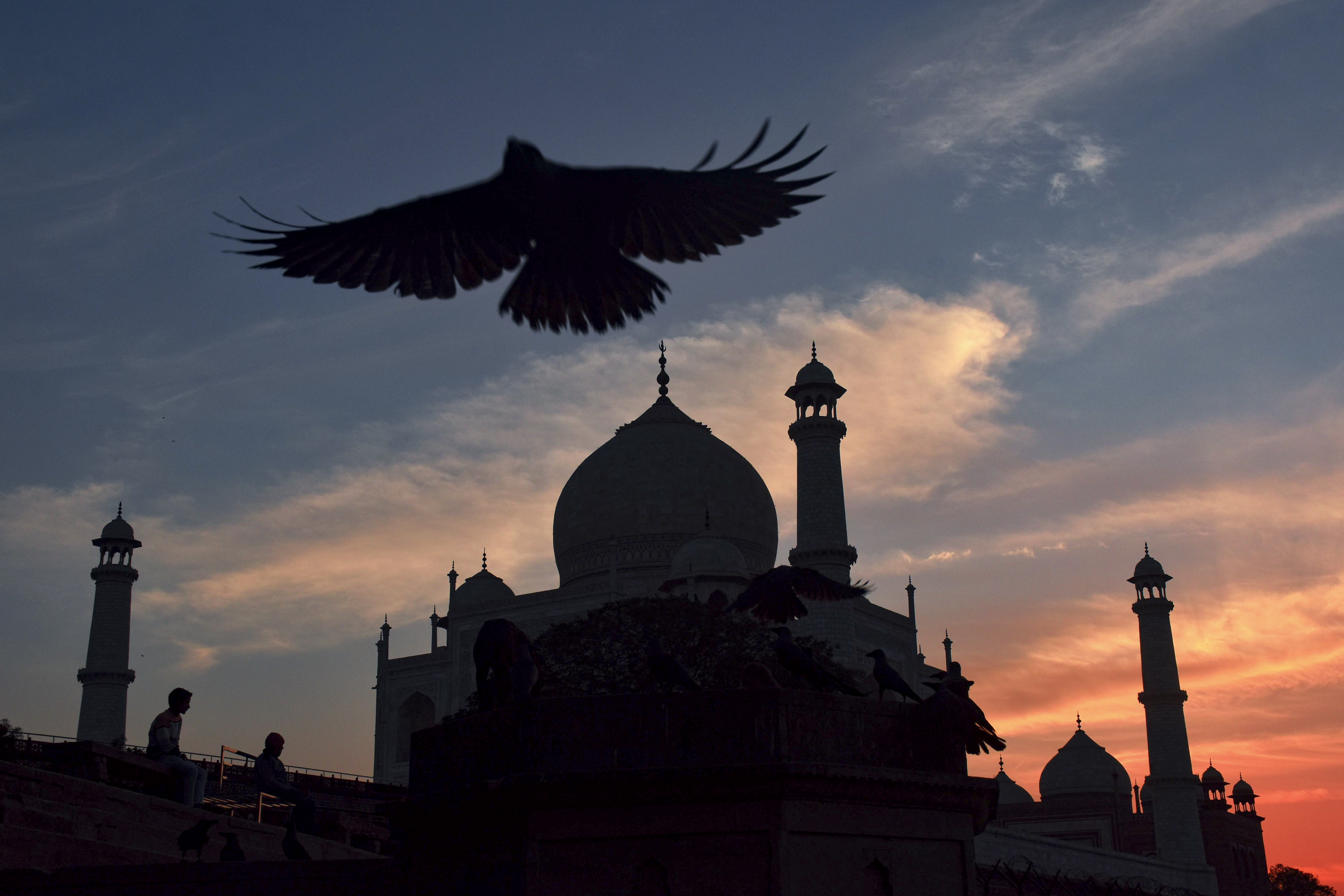 Standalone: Sunset near Taj Mahal in Agra