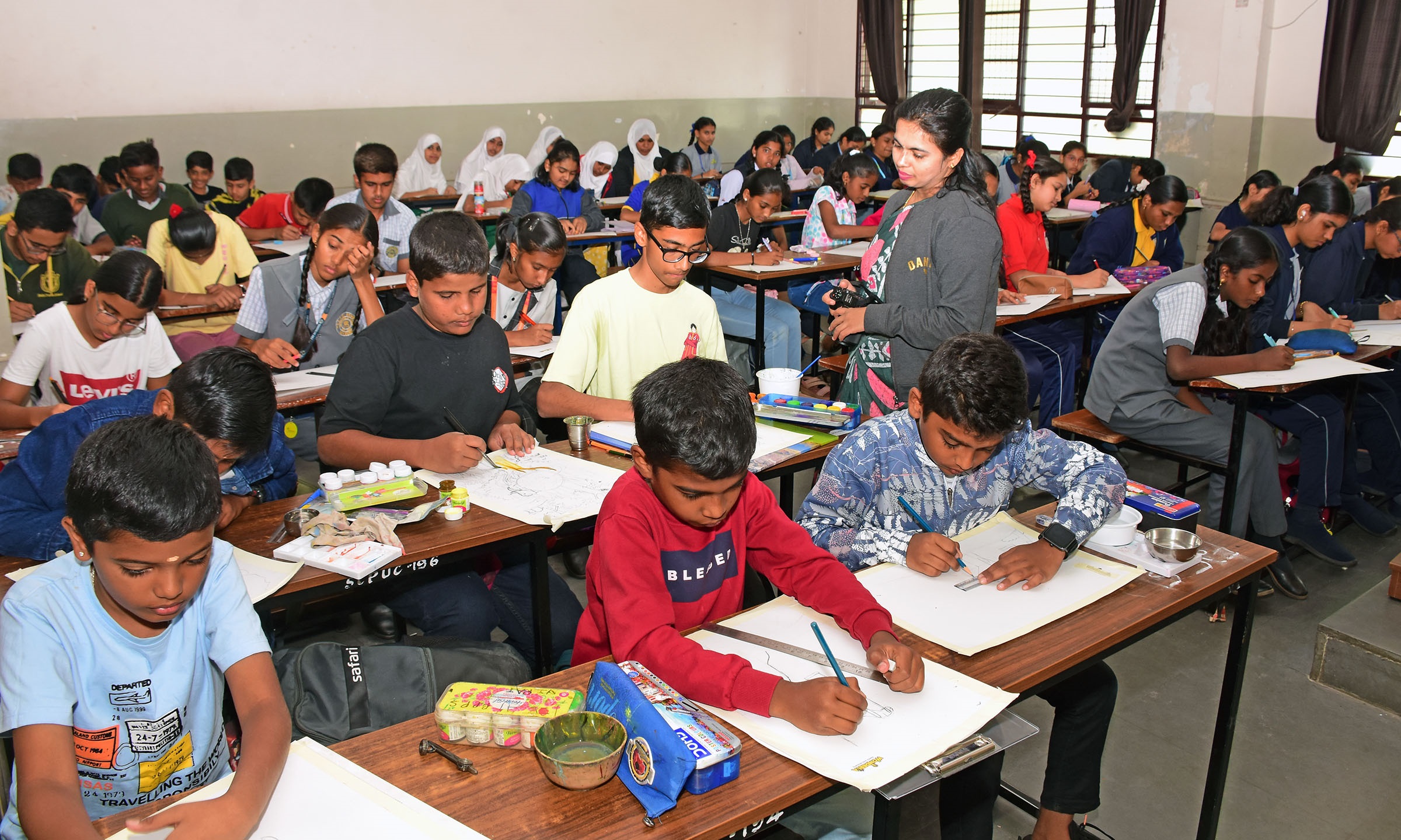 When creativity filled quadrangle: Art acts as a digital detox at Sadvidya