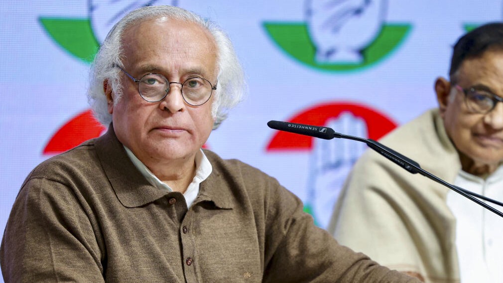 'PM jhuke bhi hain, aur thake bhi hain': Congress calls Modi's interview PR exercise