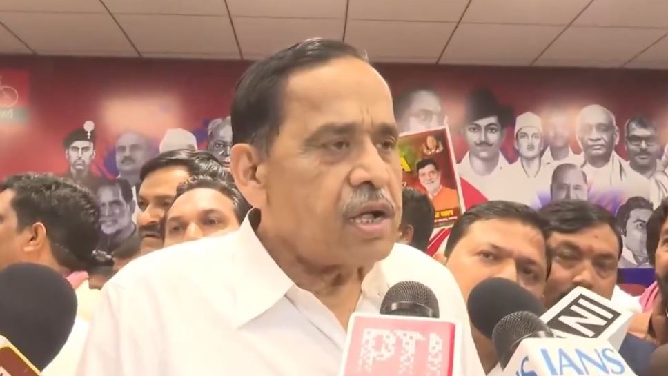 Former minister Siddiqui, over 15,000 join Samajwadi Party ahead of 2027 Uttar Pradesh polls