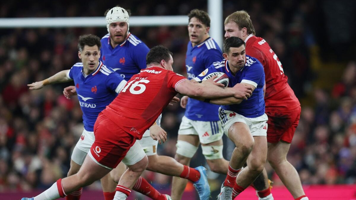 France batter beleaguered Wales with record 54-12 win in Cardiff