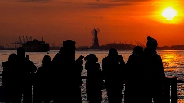 Global Photo Highlights: Winter Olympics to Ramadan Preparations