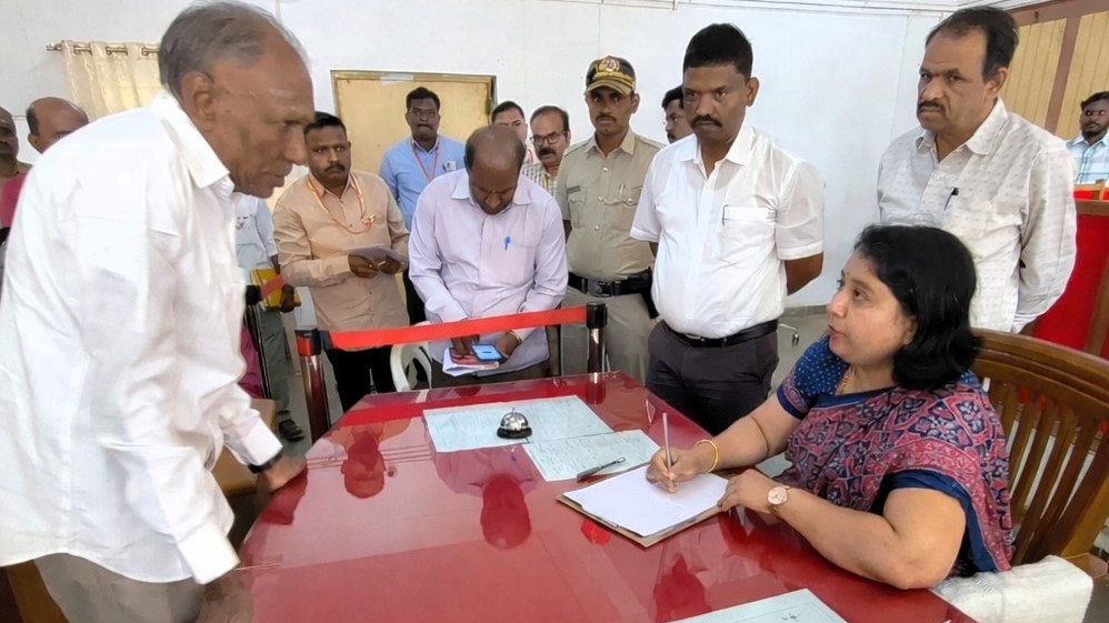 Snehal R, new Dharwad Deputy Commissioner, aims to improve civic amenities in twin cities