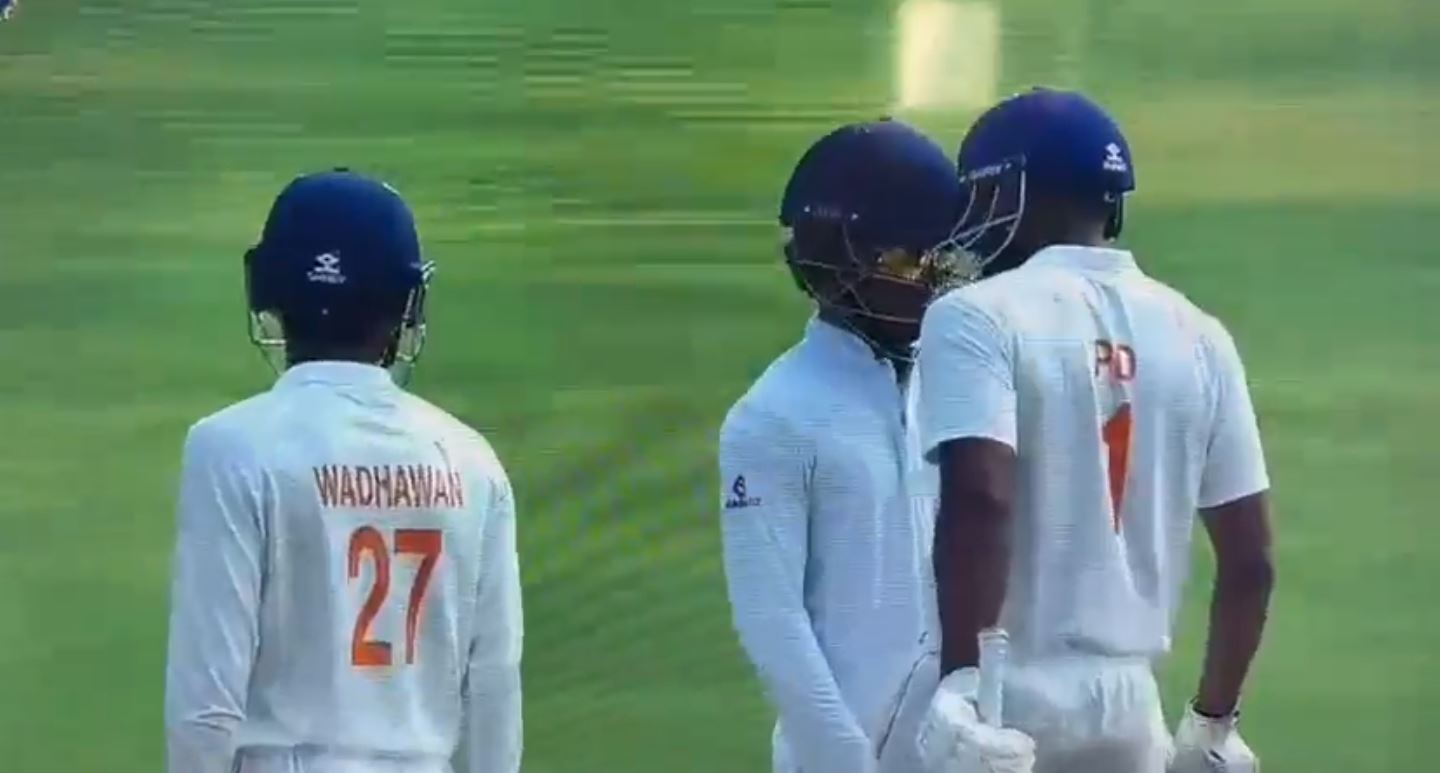 Ranji Trophy | Watch: Jammu & Kashmir captain Paras Dogra headbutts Karnataka's K V Aneesh 