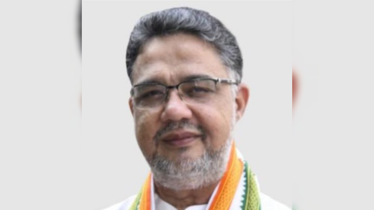 Disaster may hit Congress in Karnataka if there is no clarity on power transfer: Tanveer Sait