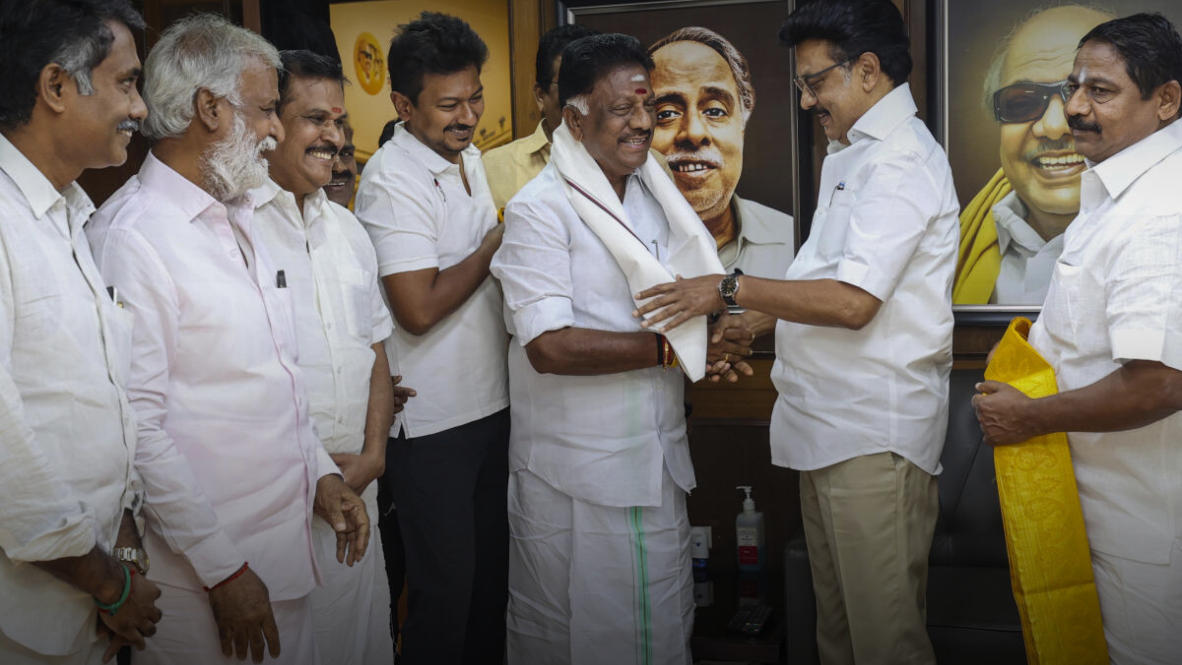 O Panneerselvam, Jayalalithaa's chosen man & former Tamil Nadu Chief Minister, joins arch-rival DMK