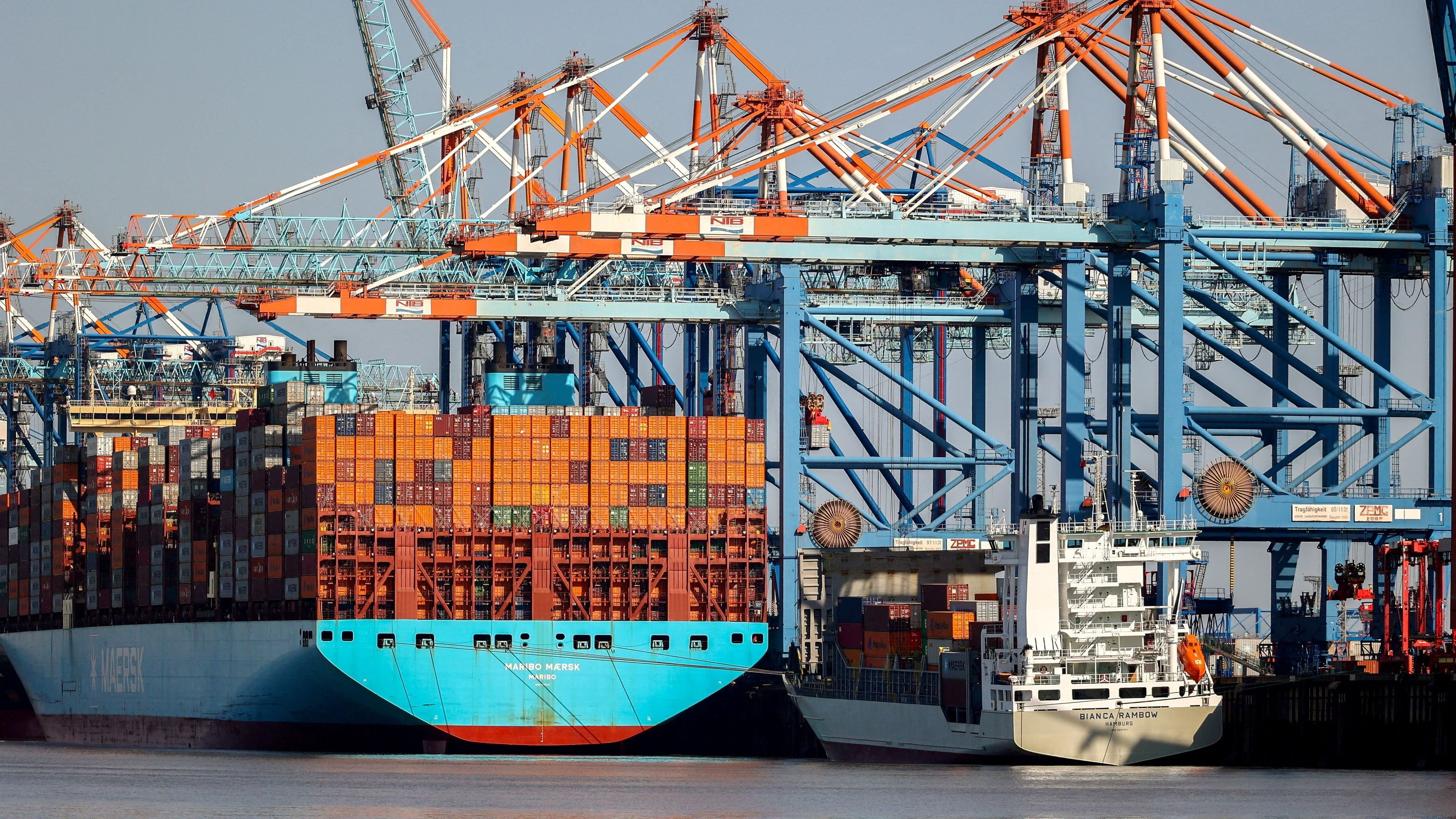 Maersk pauses sailings through Suez Canal, Bab el-Mandeb Strait, citing escalating conflict