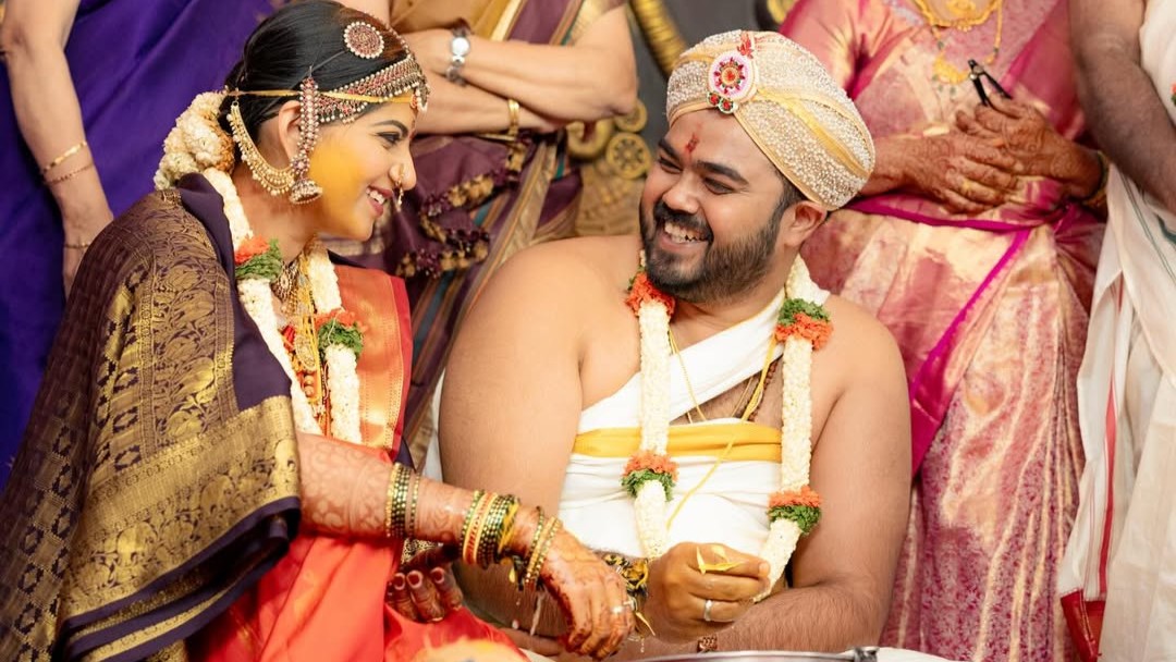 Singer Aniruddha Sastry and Shreya Balaji tie the knot in intimate Bengaluru ceremony; See Pics