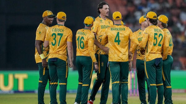 T20 World Cup: South Africa beat Zimbabwe to set up semi-final clash with New Zealand