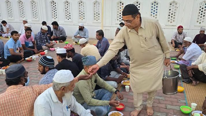 Iftar organised by Sufidar Trust.