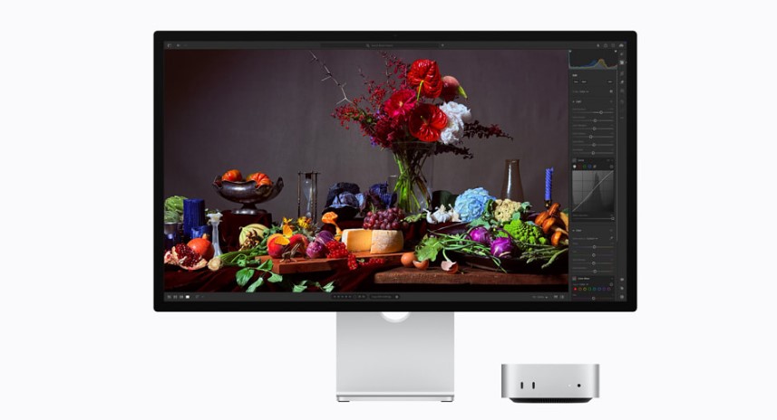 Apple Studio Display.