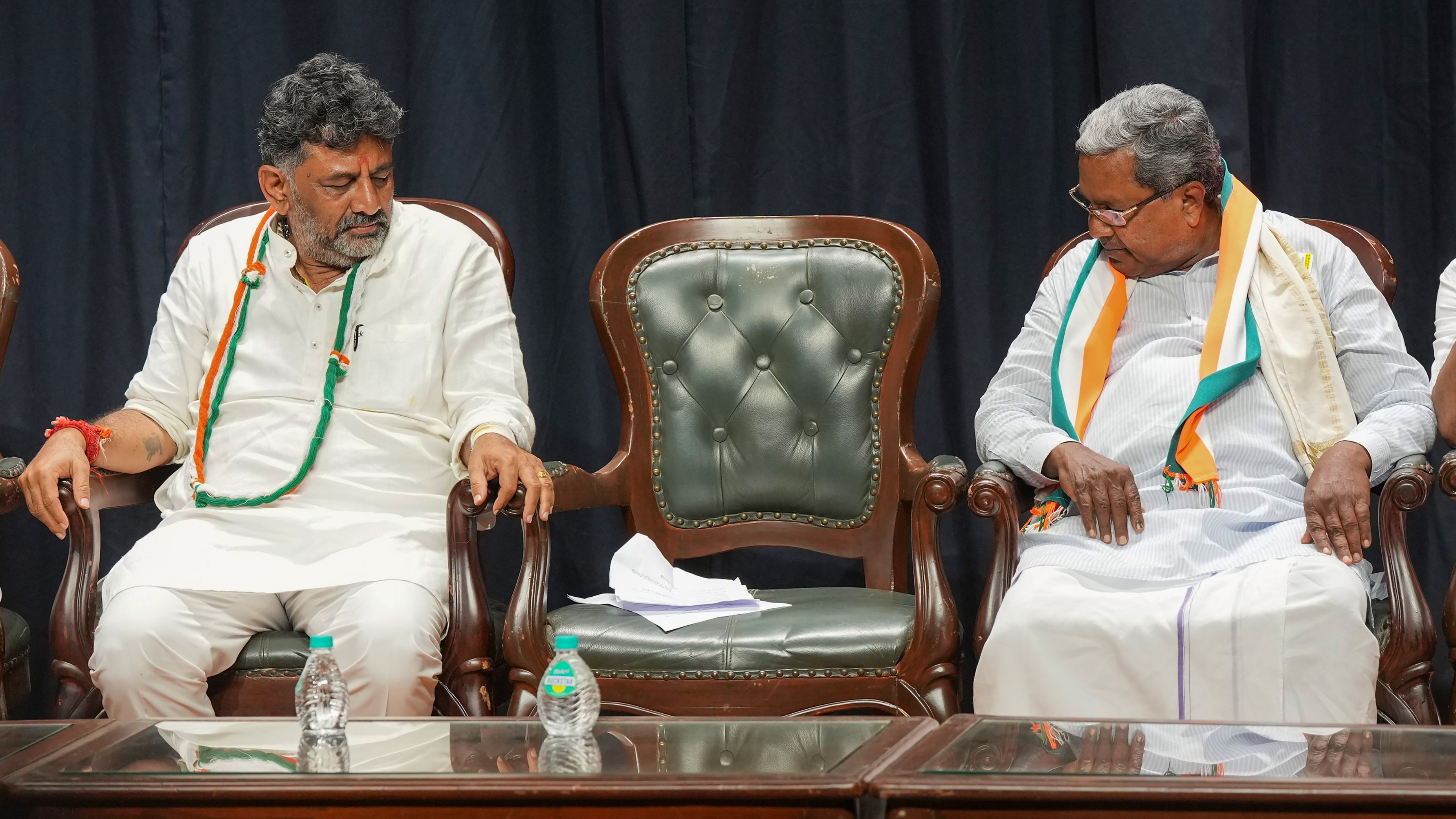 Karnataka power tussle | Congress sinks in public eye, but BJP has no coherent counter narrative