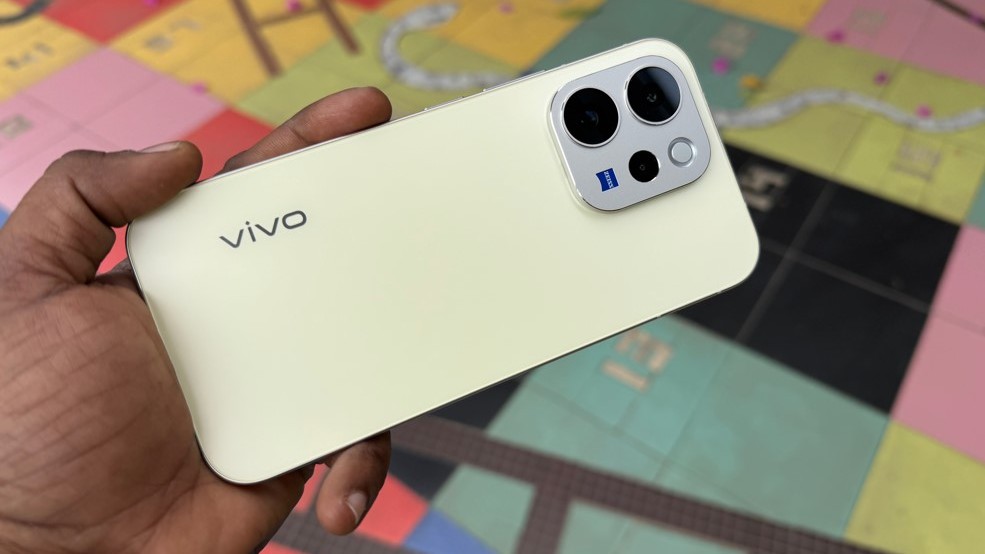 Vivo V70 review: Reliable mid-range phone with feature-rich camera
