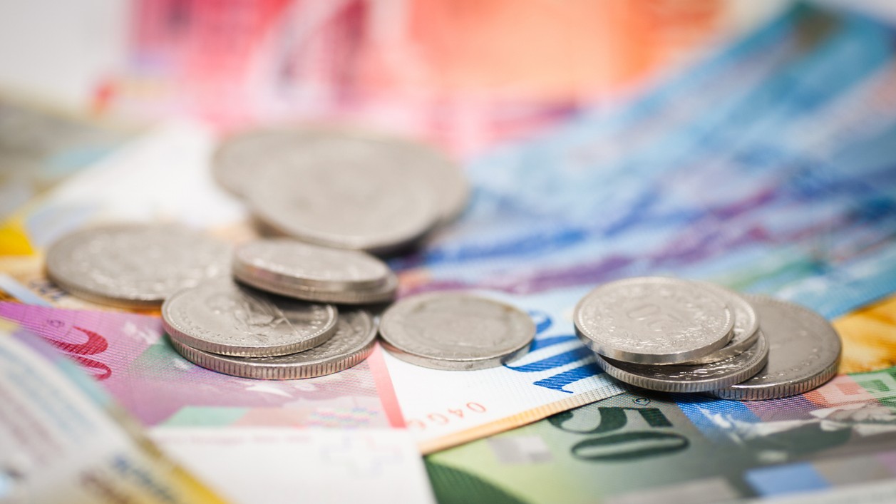 Switzerland picks new bank note designs for 2030s