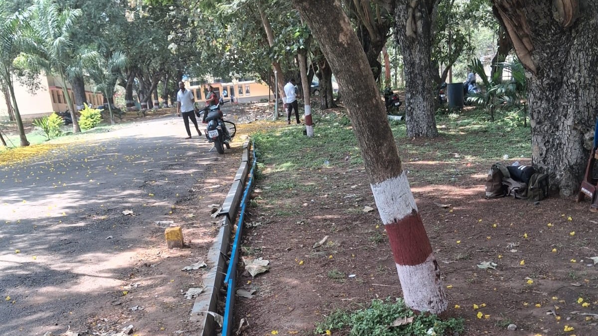 Cry to save KSIC remains unheard even after 14 days of protest