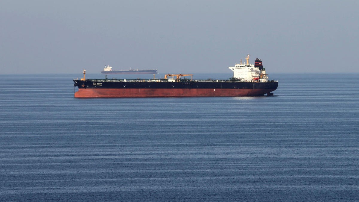 Indian refiners turn to Russian oil cargoes at sea after US grants temporary waiver