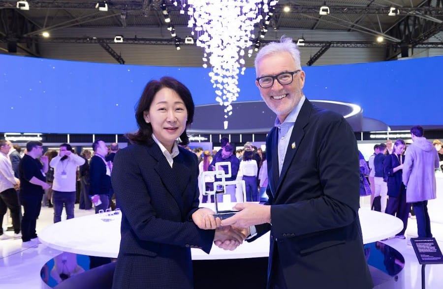Samsung Galaxy S26 Ultra Awarded ‘Best in Show’ at the Global Mobile Awards at Mobile World Congress 2026.
