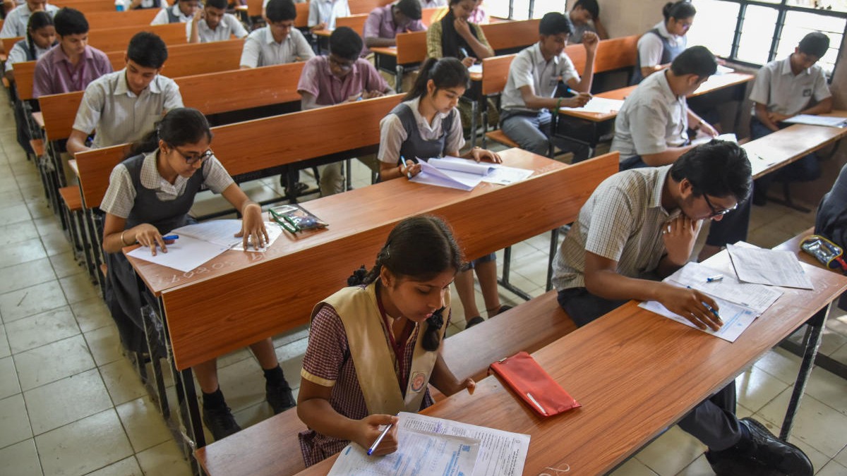 Karnataka HC upholds CBSE punishment for Class 12 student found with mobile phone during exam