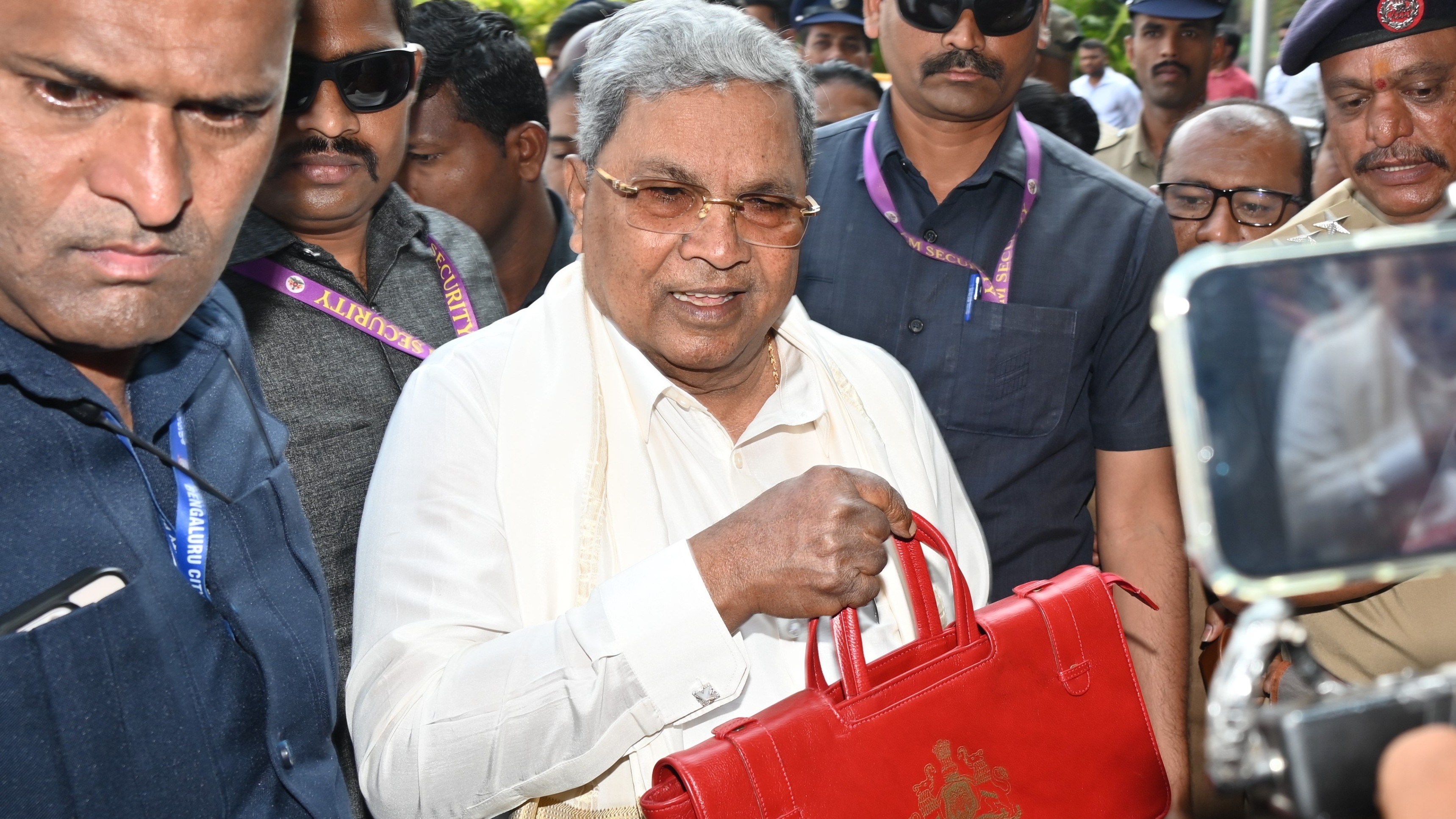 Karnataka Budget | CM Siddaramaiah invokes Bheeshma, blames Centre for fiscal strain