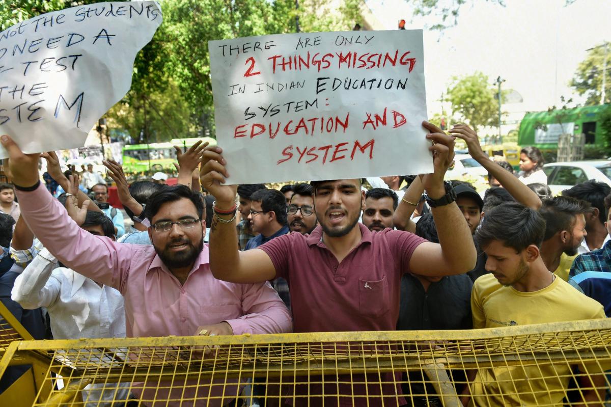 CBSE students protested against paper leaks in 2018