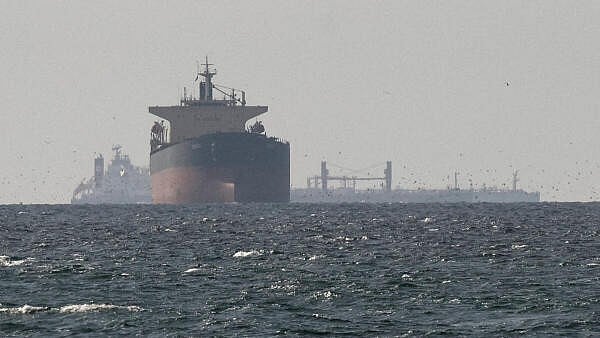 Gulf Crisis Sparks Fears of Indian Remittance Decline as Migrants Eye New Destinations