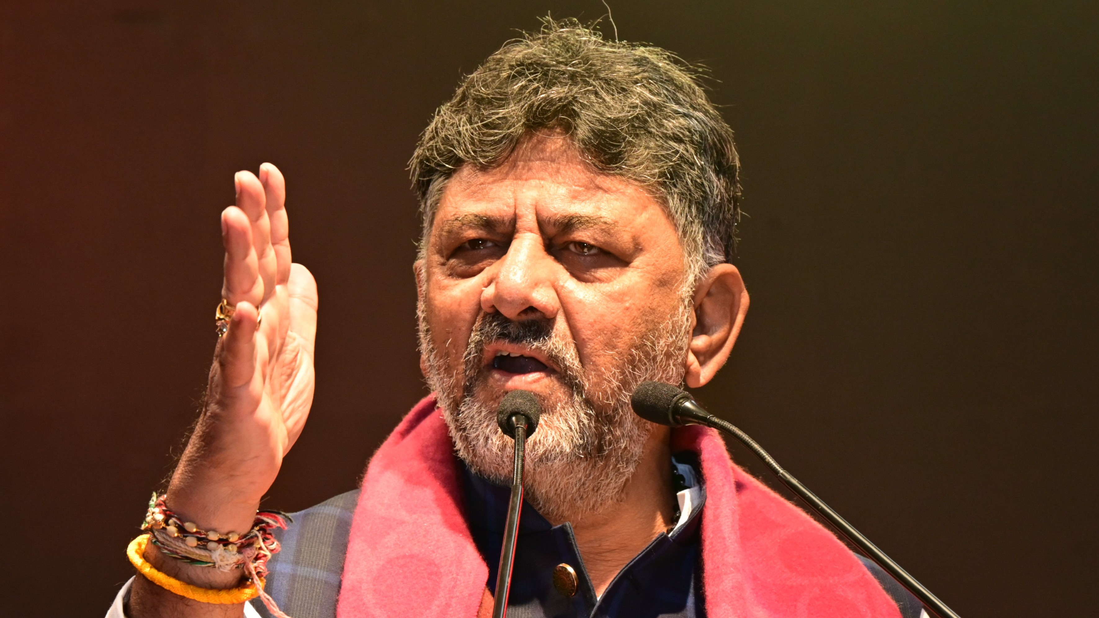 No vendor to sit near dangerous walls: D K Shivakumar