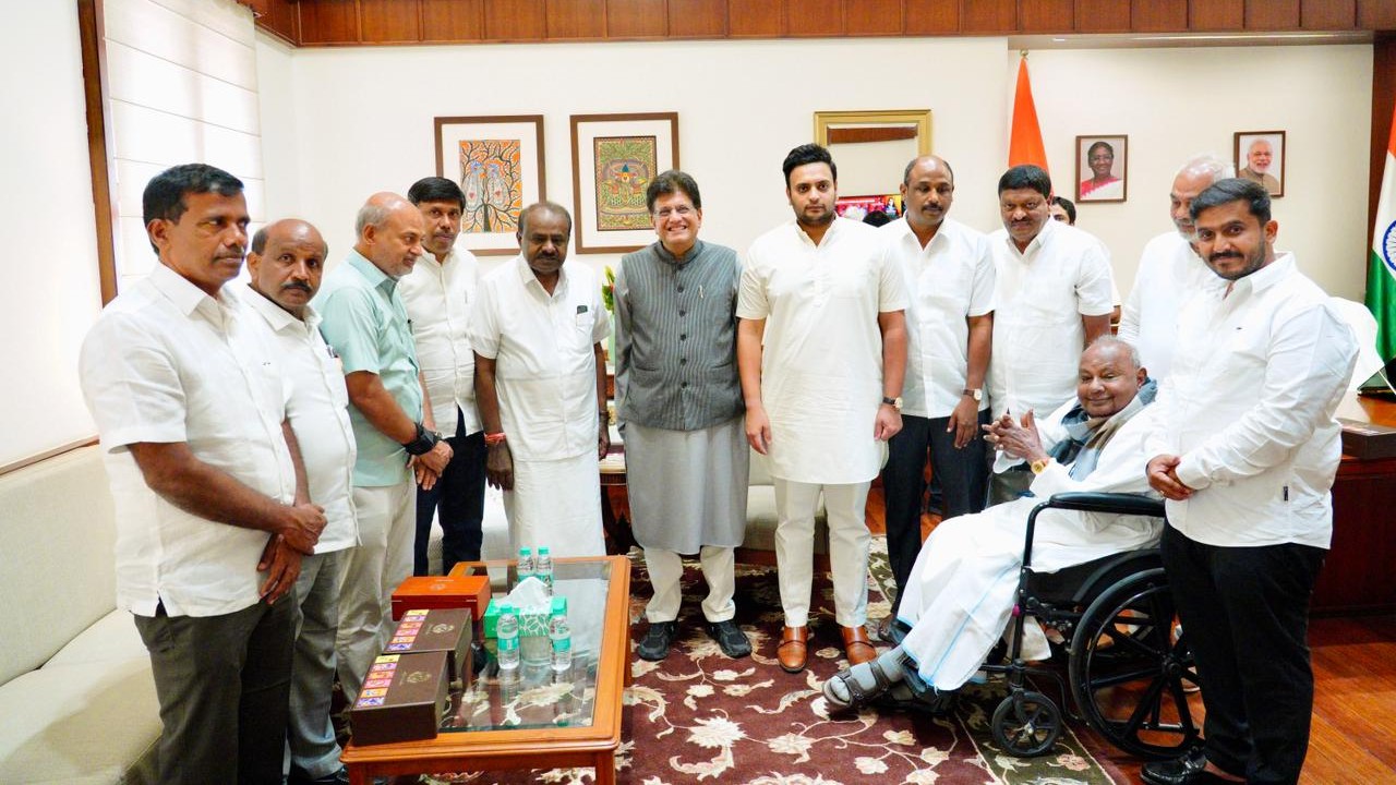Piyush Goyal assures to address tobacco farmers' grievances: H D Kumaraswamy