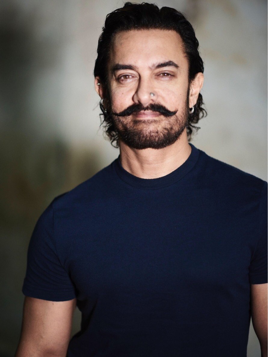 Aamir comes from a family of freedom fighters. His great-granduncle was Maulana Abul Kalam Azad, leader of the Khilafat Movement.