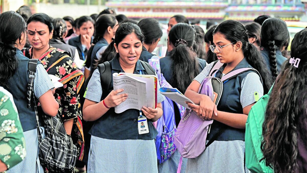 Karnataka limits II PU result improvement attempts to two years