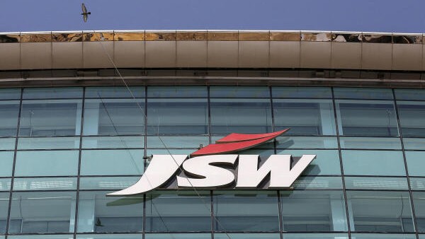 Mounting gas shortages disrupt some steel plants at India's JSW, one unit may face shutdown