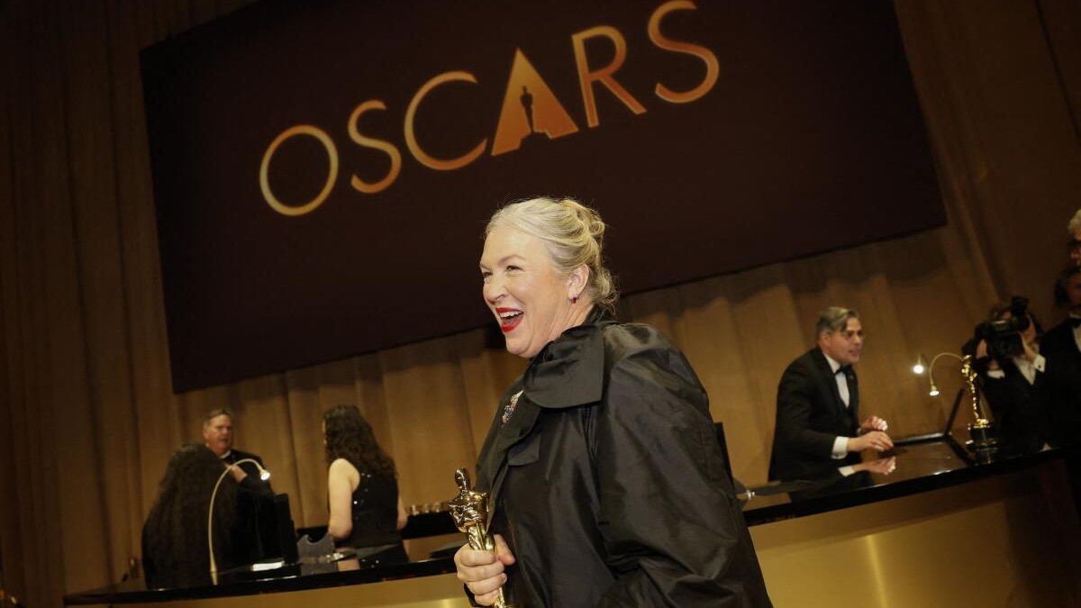 Kate Hawley, winner of the Oscar for Best Costume Design for Frankenstein.