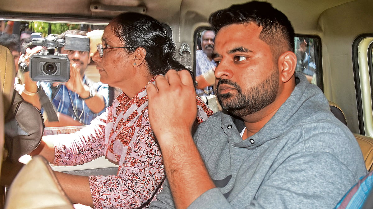Prajwal Revanna 事件: SIT 告訴状で投票前にビデオ漏洩計画が明らかに! – デカンヘラルド