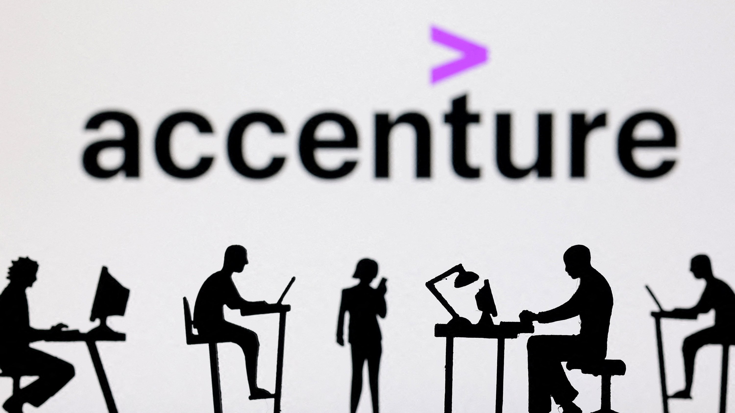 IT stocks rally up after Accenture reports strong earnings