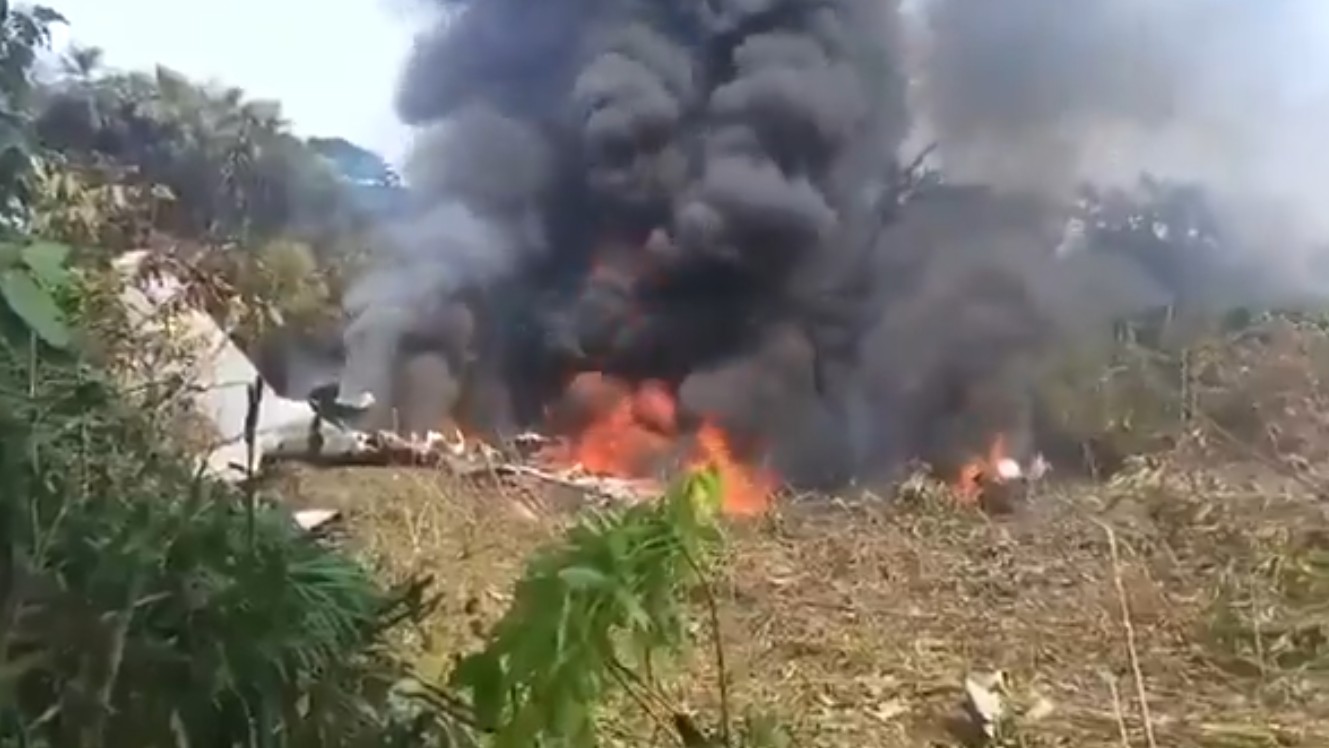 Colombian military plane with 110 soldiers onboard crashes
