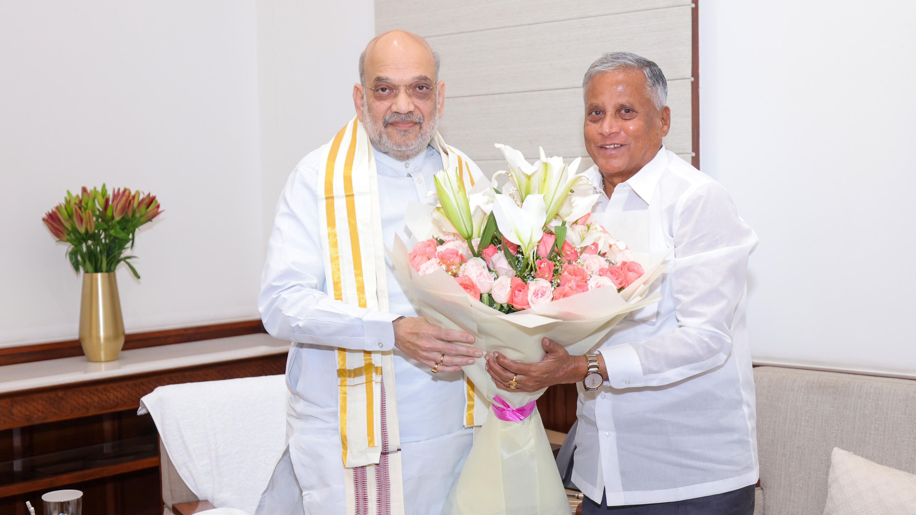 Somanna seeks ST category for Kadugolla community in meeting with Amit Shah