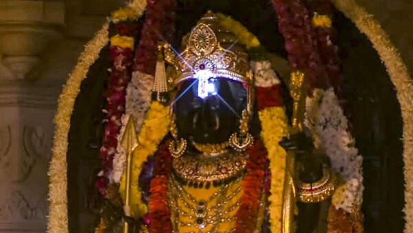 'Surya Tilak' illuminates Ram Lalla's idol; lakhs of devotees gather in Ayodhya for Ram Navami