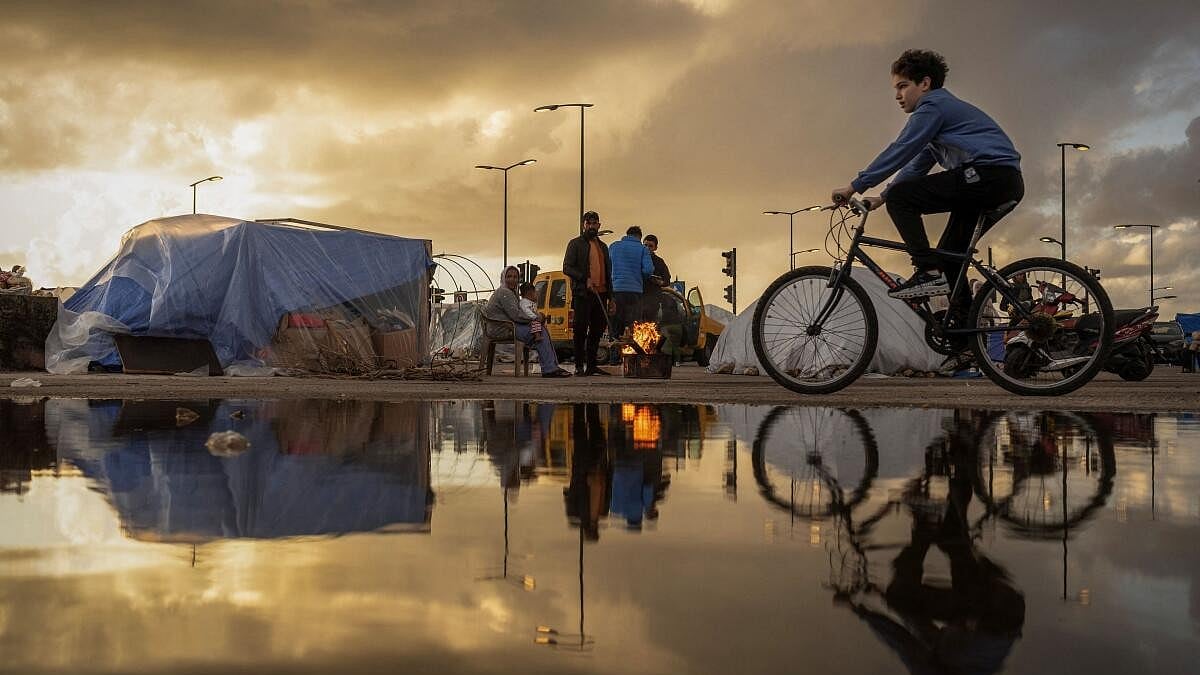 Global Photo Roundup: Conflict, Nature, and Daily Life on March 31, 2026