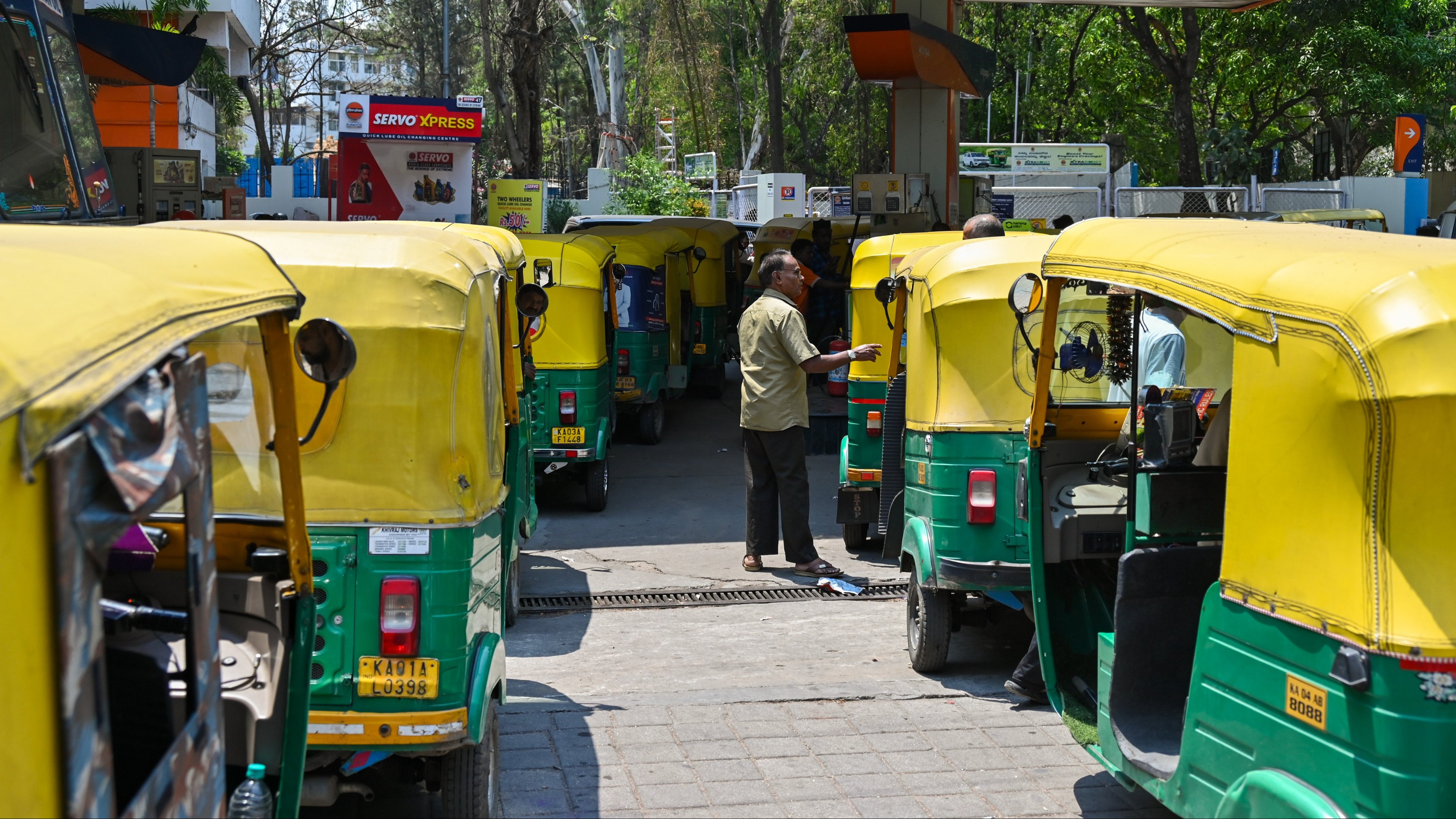 LPG crisis: Visible dip in number of autos plying on Bengaluru roads