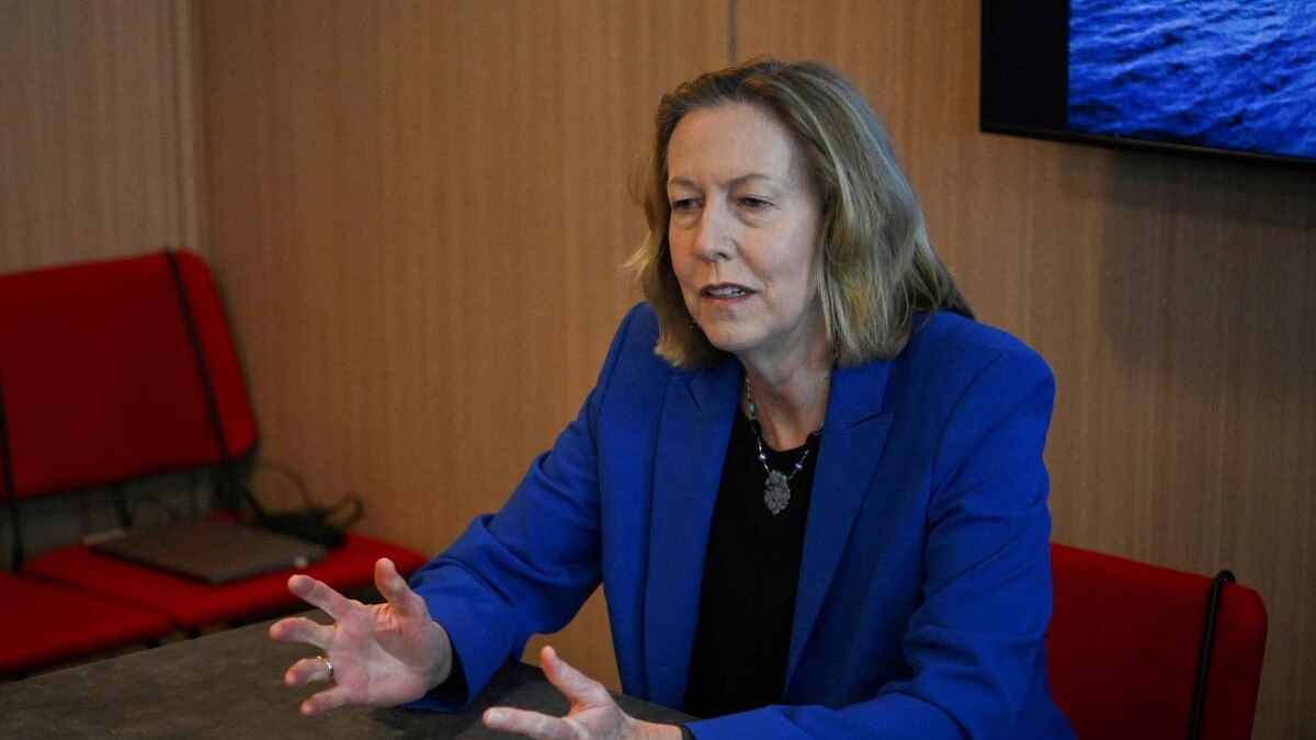New BP CEO Meg O'Neill takes helm pledging consistency, staff note shows