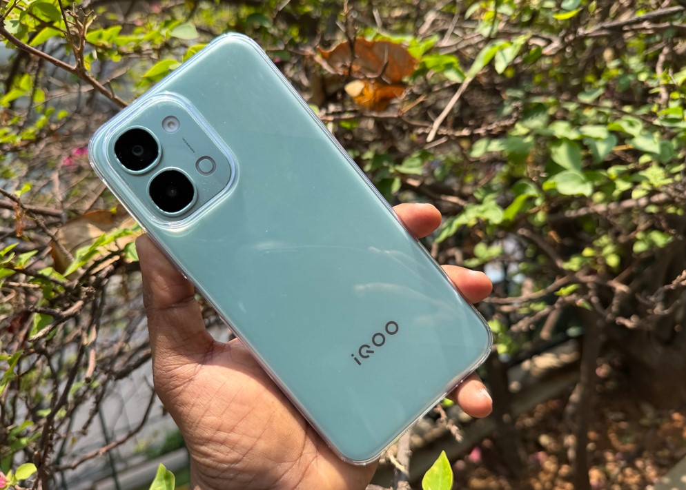 iQOO Z11x with silicone cover case on.