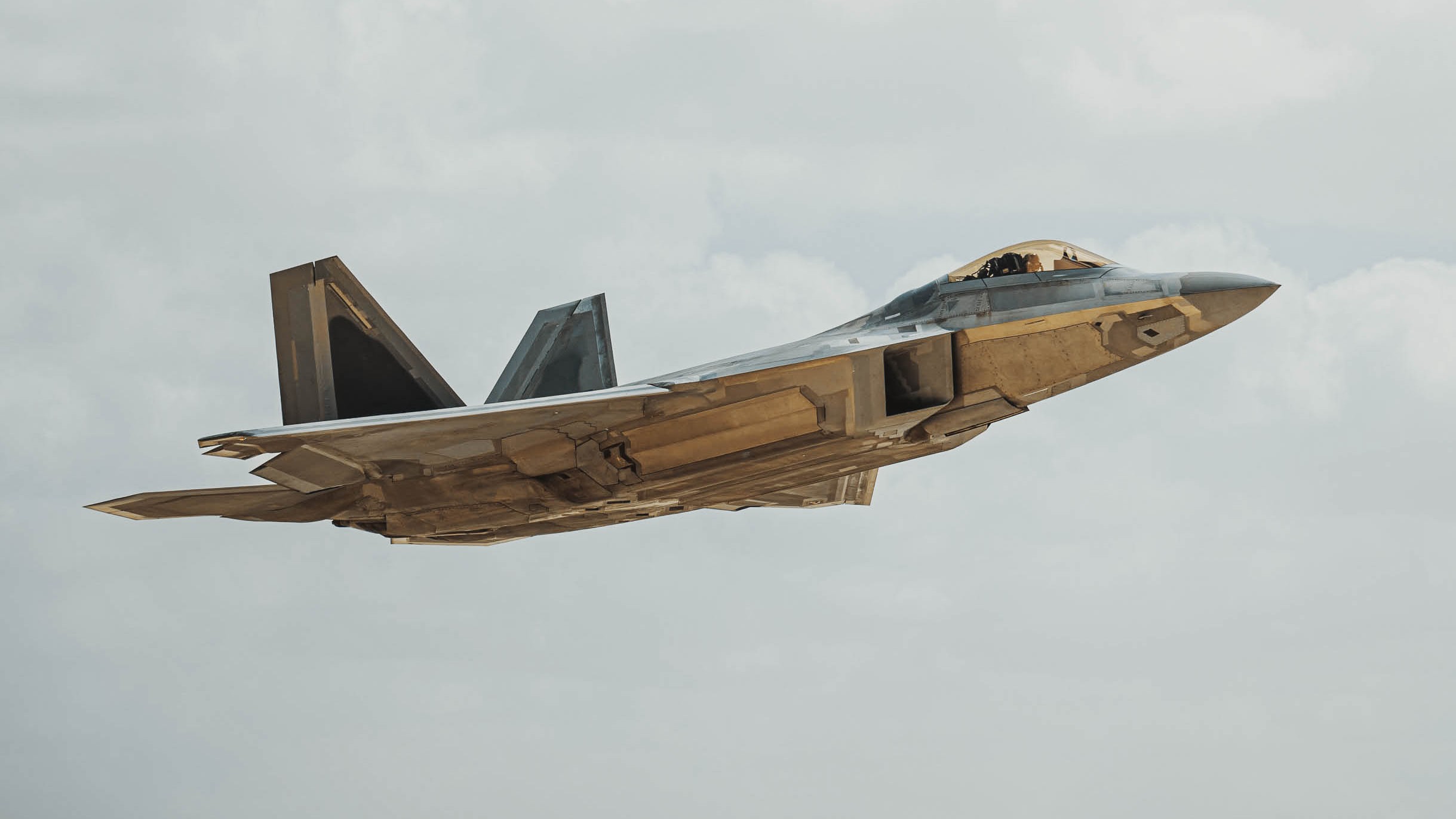 West Asia War | US confirms fighter jet shot down by Iran, search operation underway to rescue pilot