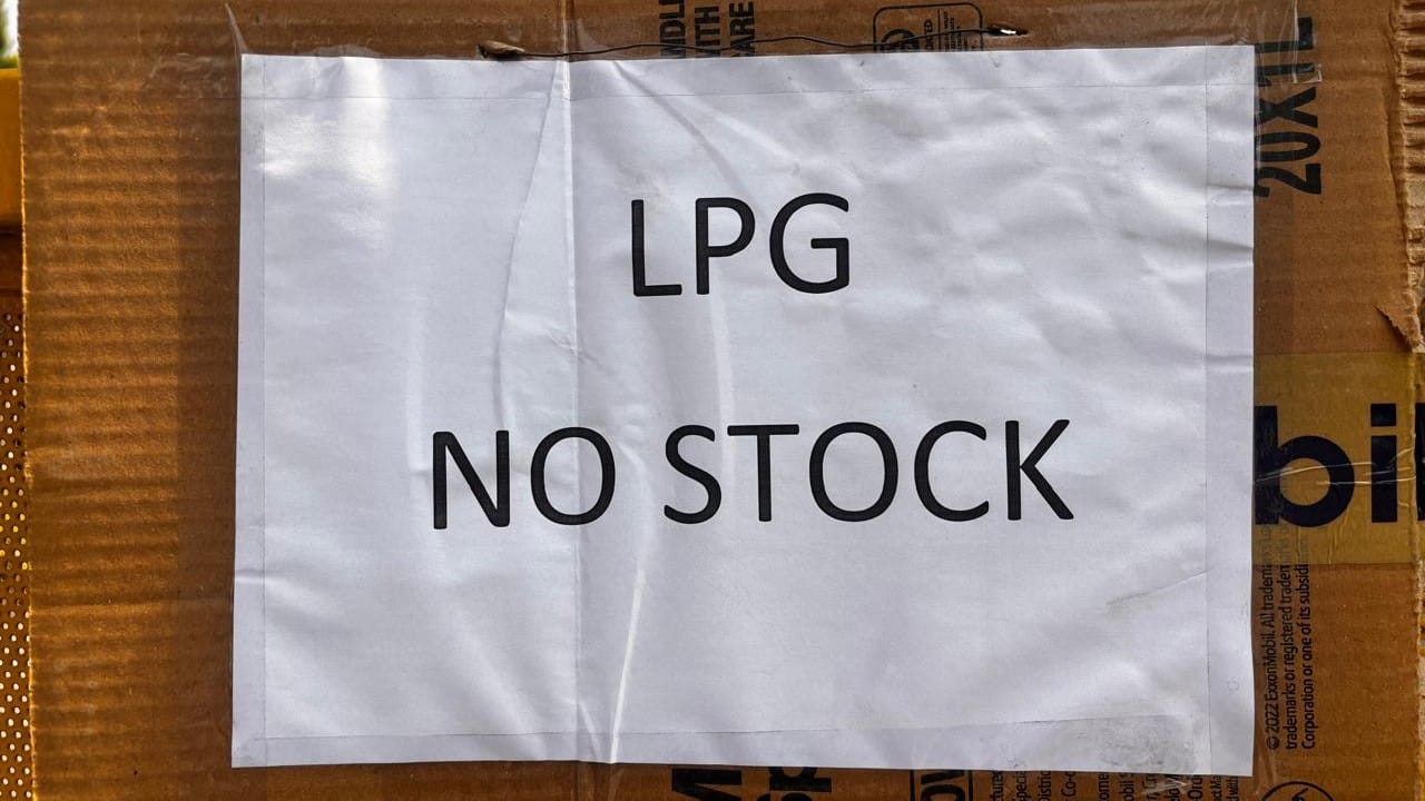 LPG crisis deepens as half of Bengaluru pumps shut