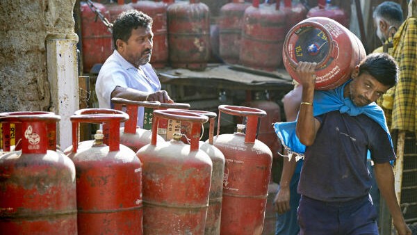 CPI demands immediate rollback of commercial LPG cylinder price hike