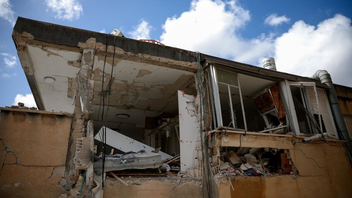 Israeli airstrike kills at least 10 near Gaza school as ceasefire strains