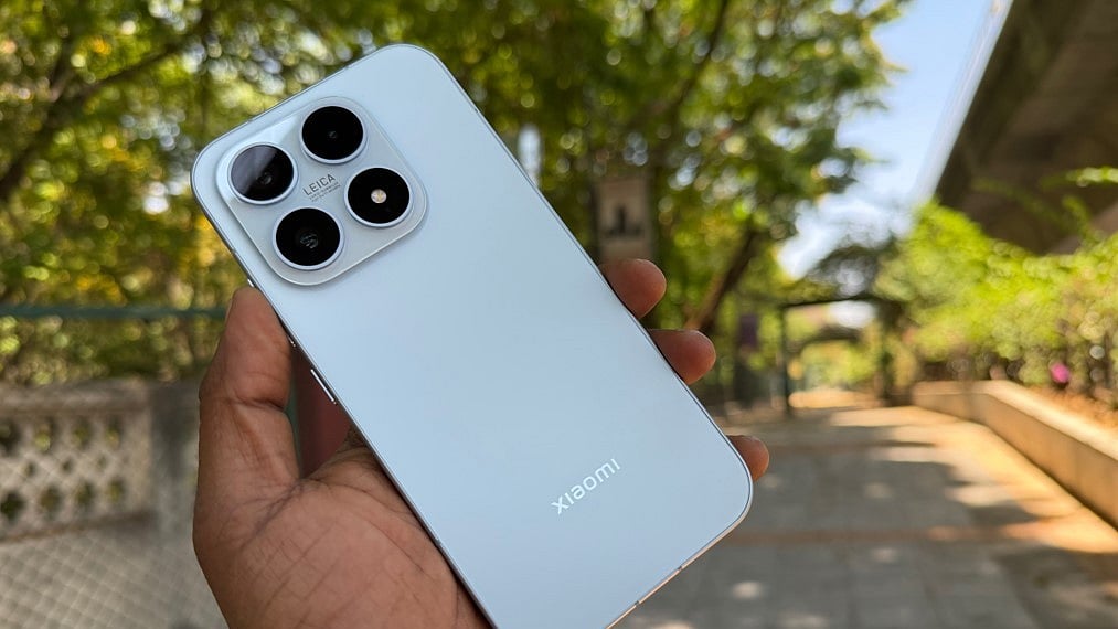 Xiaomi 17 Review: A Premium Compact Phone with Stellar Camera Performance